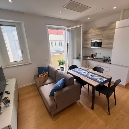 Happy Holiday Apartment カリアリ エクステリア 写真
