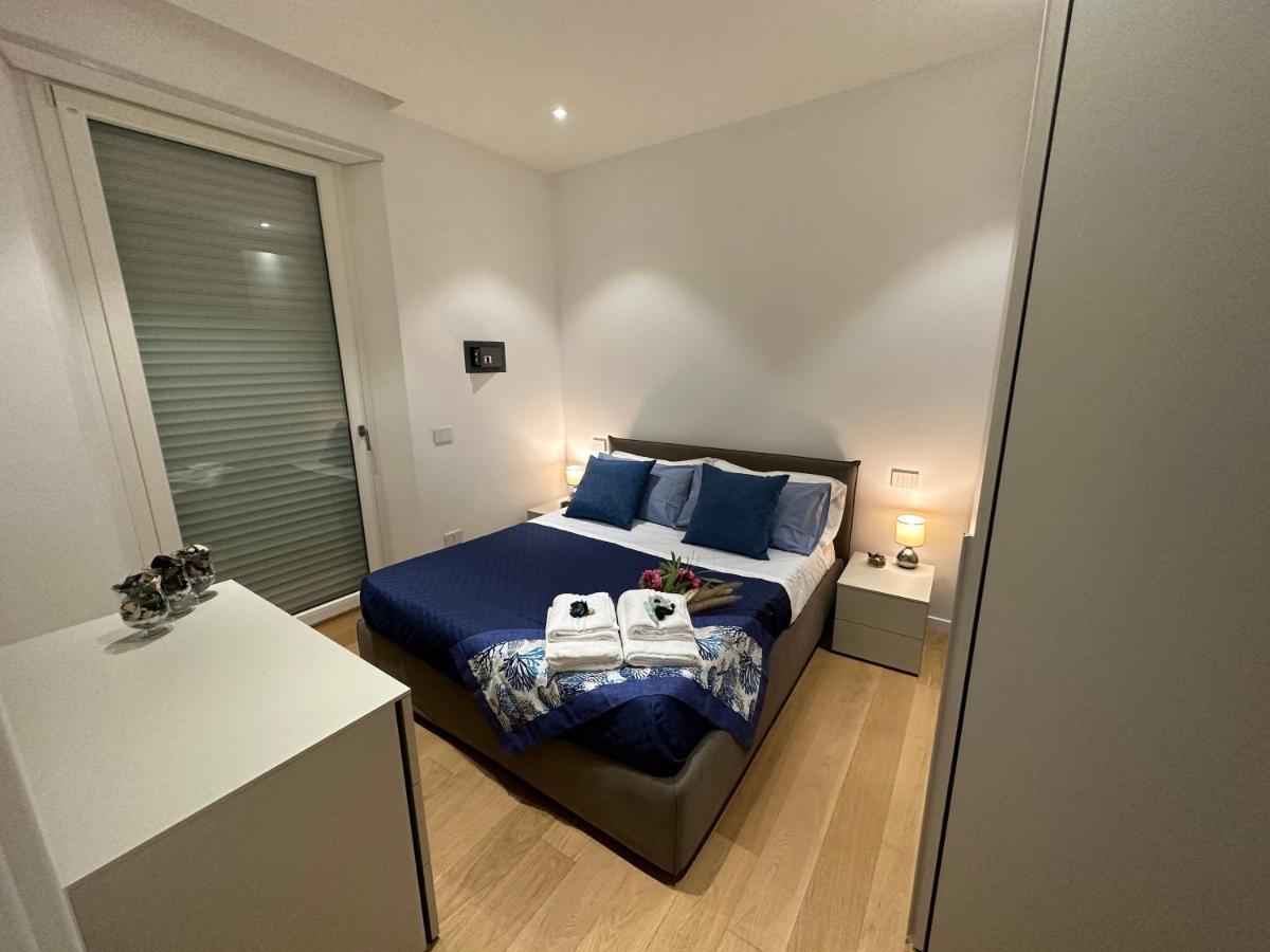 Happy Holiday Apartment カリアリ エクステリア 写真